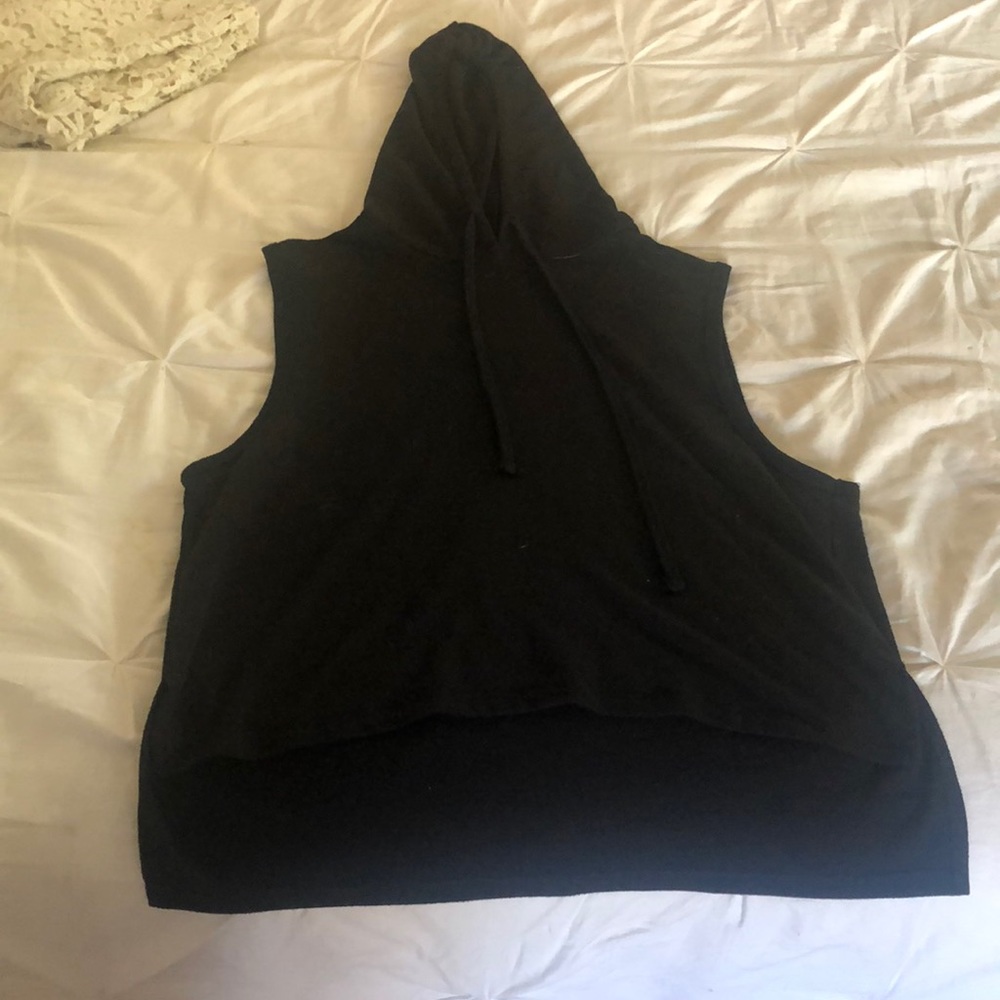 Sleeveless (muscle tee?) with pull strings